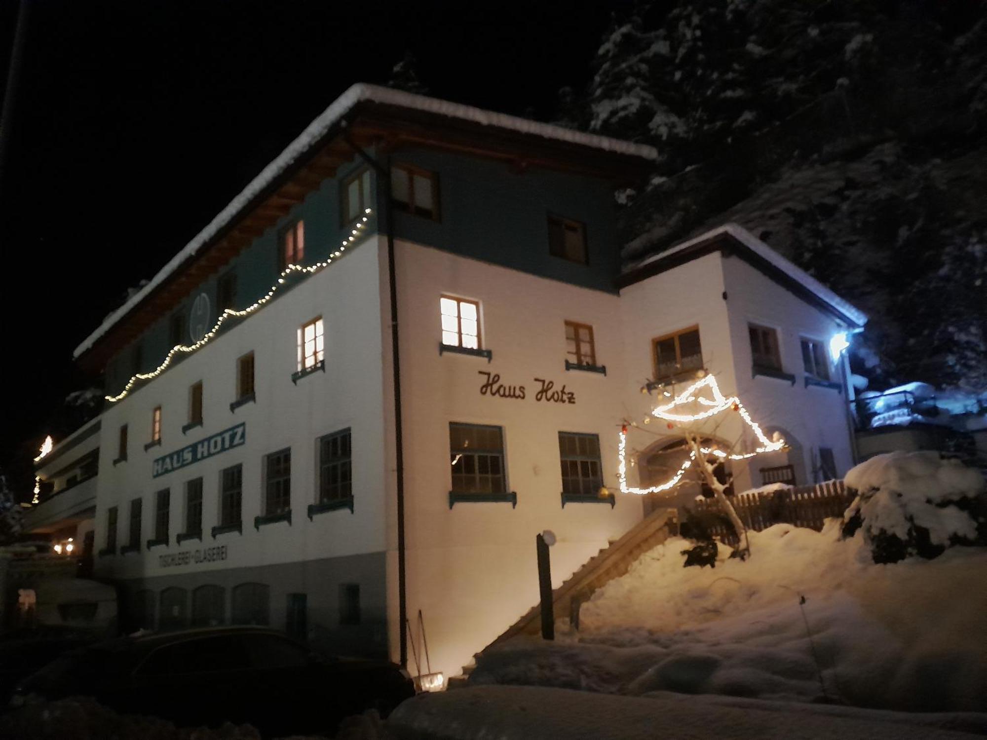 Haus Hotz Apart Talblick Grins エクステリア 写真