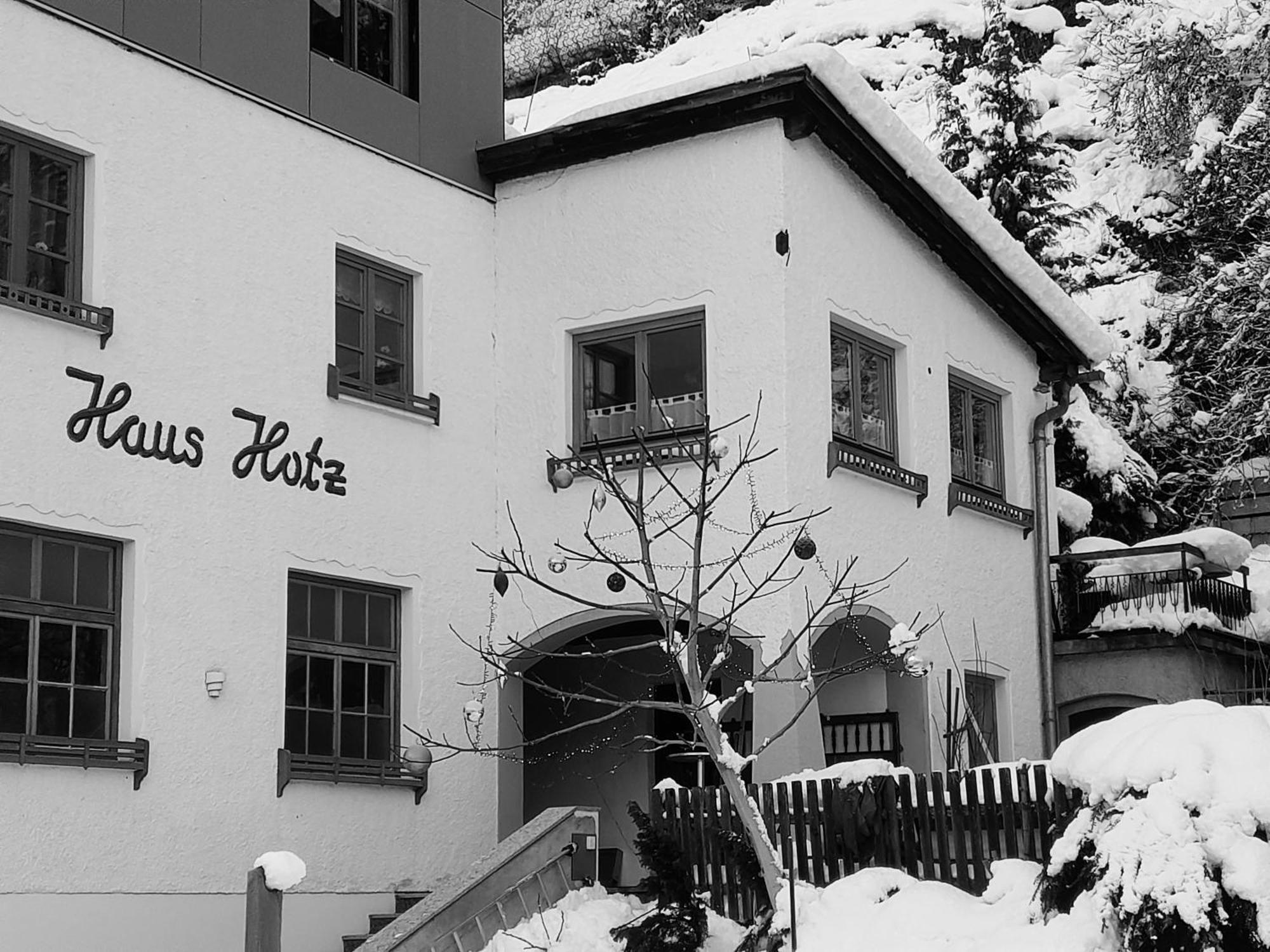 Haus Hotz Apart Talblick Grins エクステリア 写真